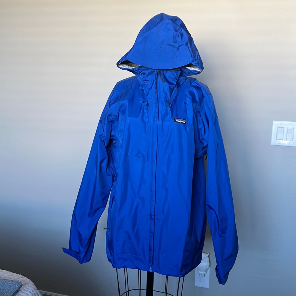 Patagonia rain jacket   Blue   L